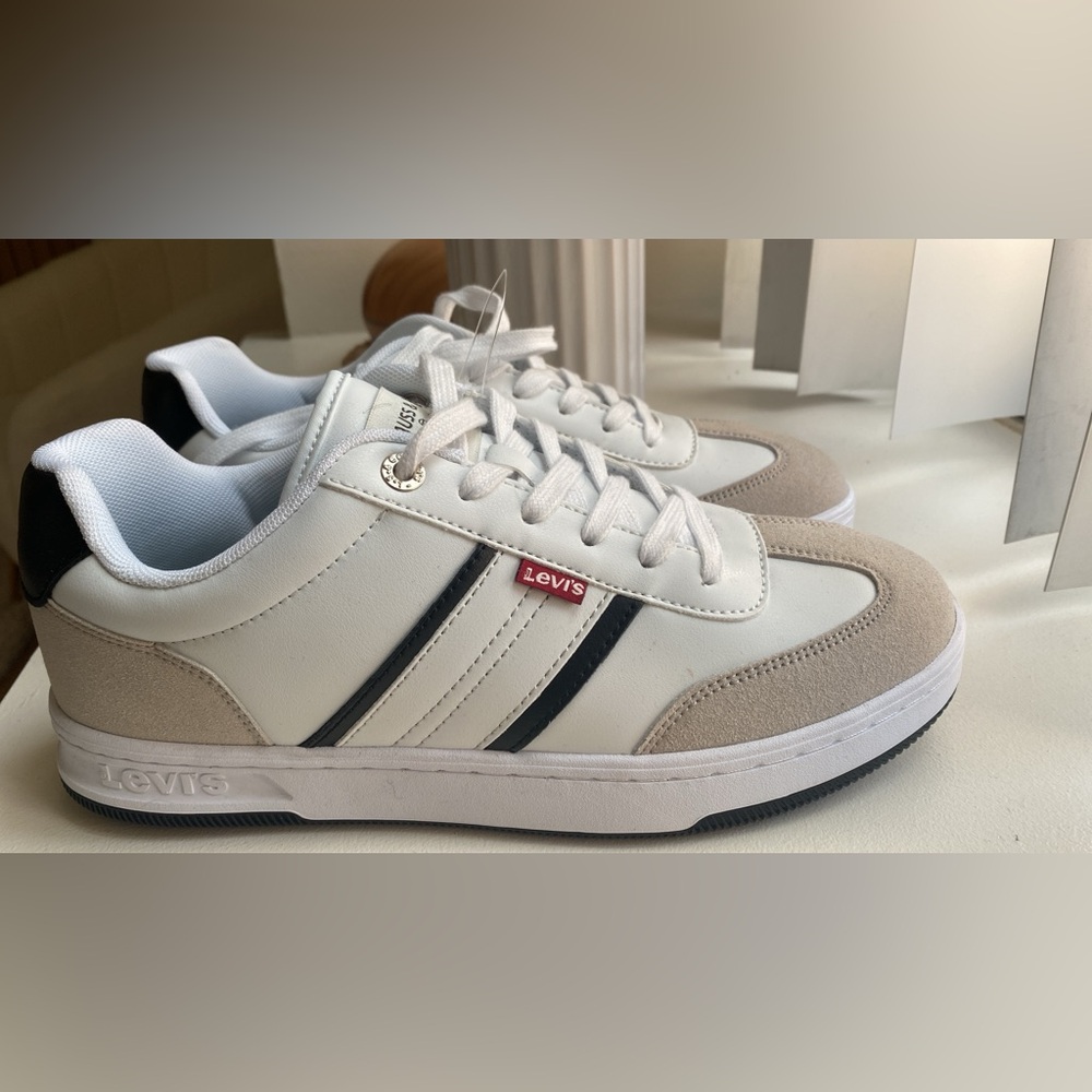 Levi’s Sneakers Shoe Men Size 8.5